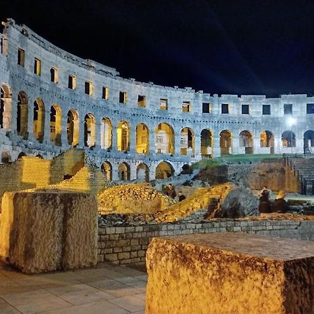 Apartman Dora Apartment Pula Bagian luar foto