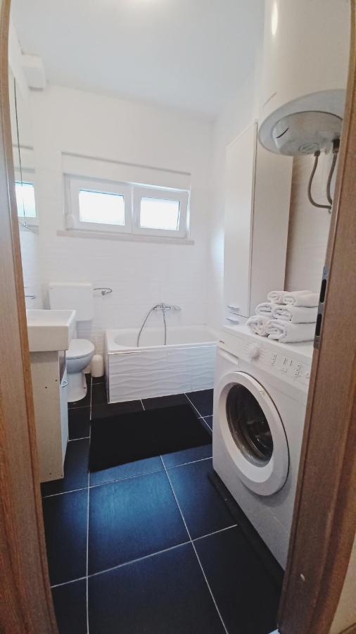 Apartman Dora Apartment Pula Bagian luar foto
