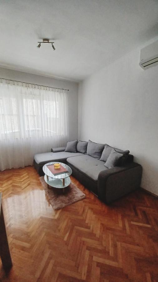 Apartman Dora Apartment Pula Bagian luar foto