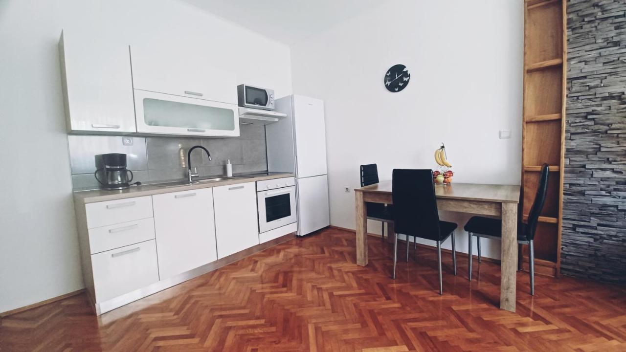 Apartman Dora Apartment Pula Bagian luar foto